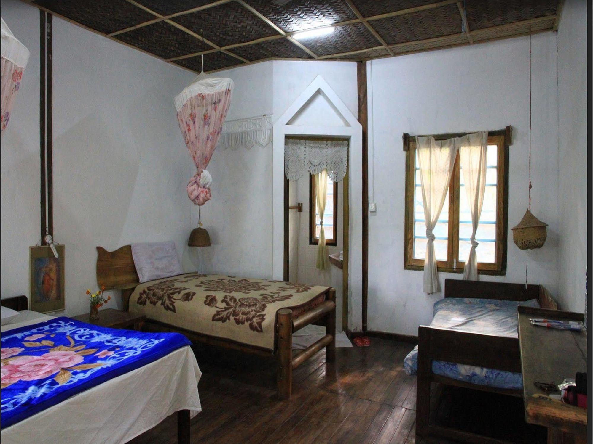 Prince Hotel Mrauk U Exterior photo